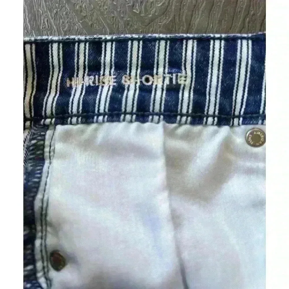 American Eagle Outfitters nice preowned